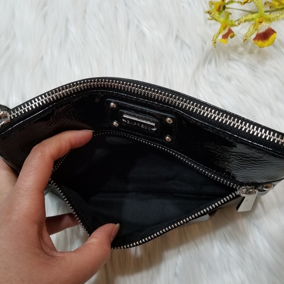 EXPRESS Black Patent Leather Wristlet, Zipper Closure. - Picture 12 of 16